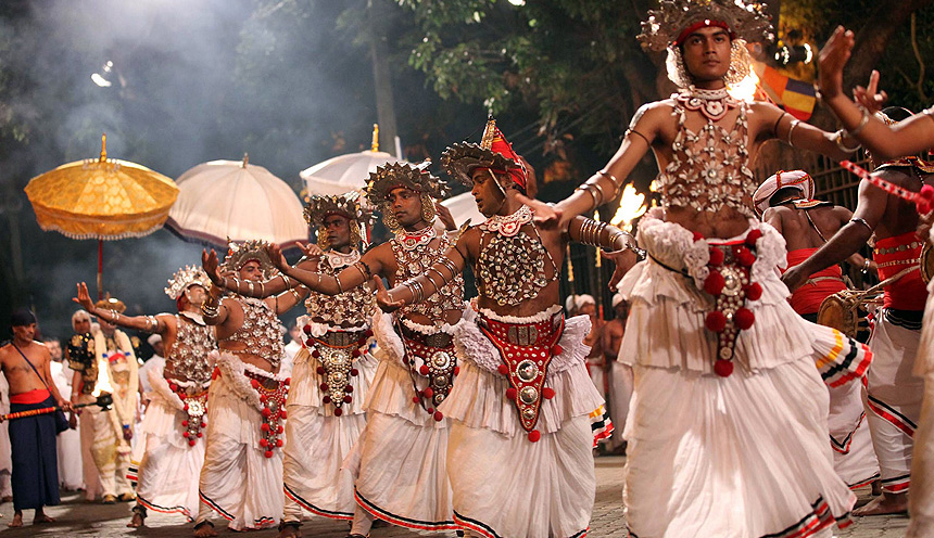Speciale Esala Perahera e tour dello Sri Lanka Speciale Esala Perahera e tour dello Sri Lanka